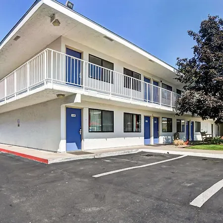 Motel 6-Medford, Or-2