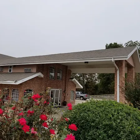 Rodeway Inn Branson, Brick House-3