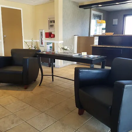 Residences At Solomon Pond-3