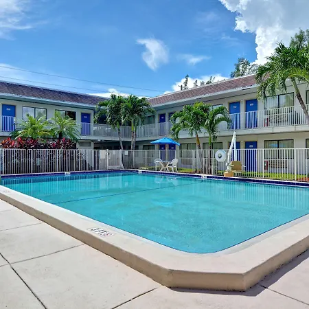 Motel 6 Dania Beach-2