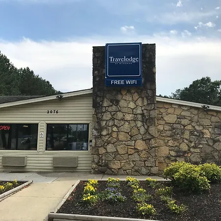 Travelodge By Wyndham Fayetteville-2