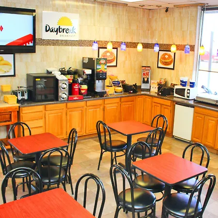 Days Inn & Suites By Wyndham Laredo-2