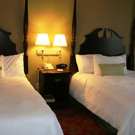 Hampton Inn Canton-3