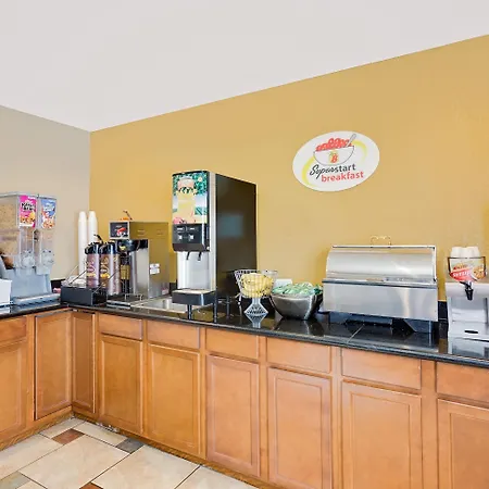Super 8 By Wyndham Decorah-3