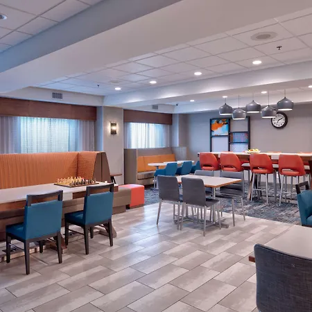 Hampton Inn Norfolk-2