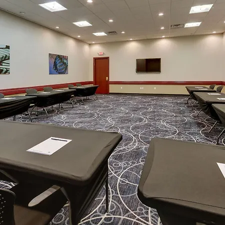 Doubletree By Hilton St. Louis Forest Park-3