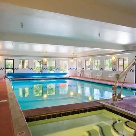 Glenwood Springs Cedar Lodge-3