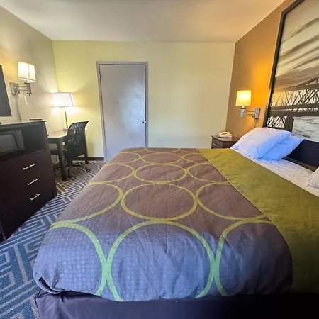 Super 8 By Wyndham Laurel-3
