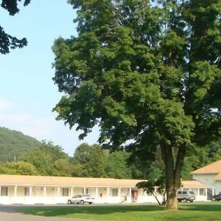 Rocky River Inn-2