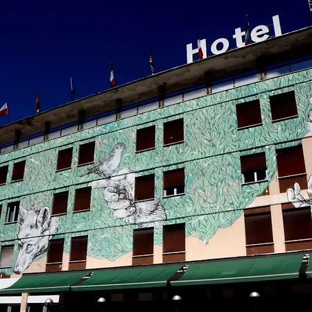 LH Hotel Arca Street Art-3