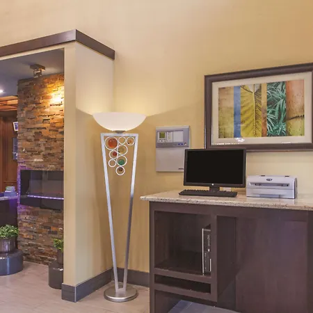 La Quinta By Wyndham Elizabethtown-3
