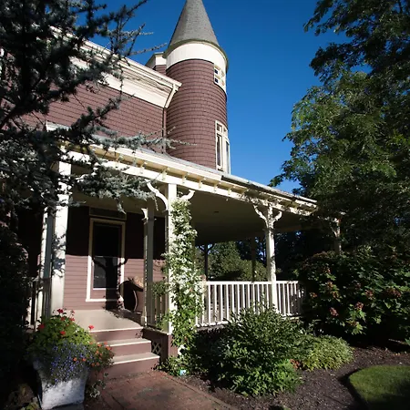 Ivy Lodge-2