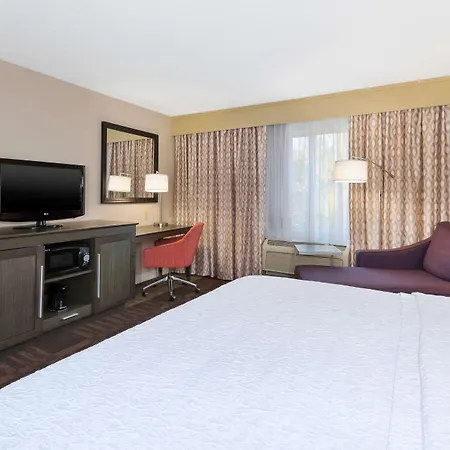 Hampton Inn Waterbury-3