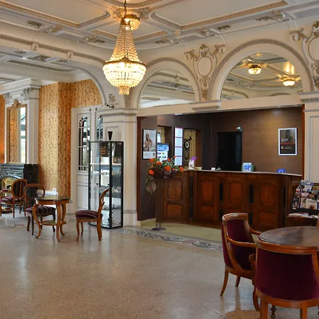 The Originals Boutique, Hôtel Terminus, Bourg-en-Bresse Gare (Qualys-Hotel)-2