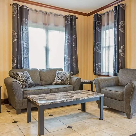 Econo Lodge Glens Falls - Lake George-3