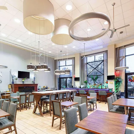 Hampton Inn & Suites Newark-Harrison-Riverwalk-3