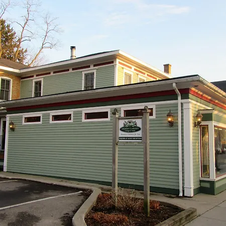 Hidden Garden Cottages & Suites-3