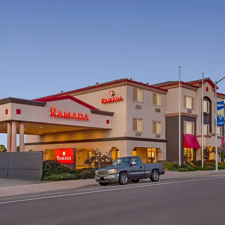 Ramada By Wyndham Marina-2
