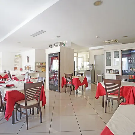 Hotel Pigalle-2