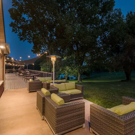 Wyndham Garden Galena Hotel & Day Spa-3