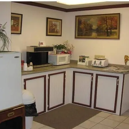 Red Carpet Inn And Suites Plymouth-3