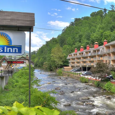 Gatlinburg River Inn-3