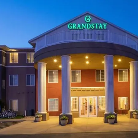 Grandstay Hotel & Suites Ames-2