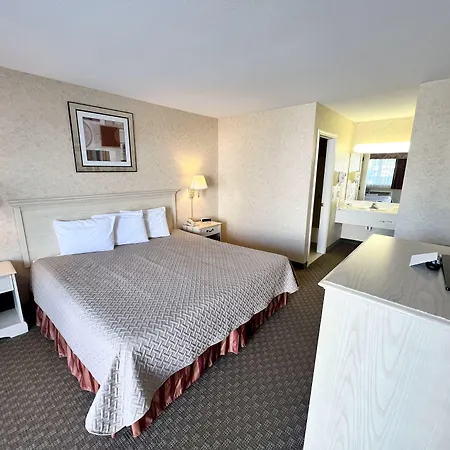 Court Plaza Inn & Suites Of Mackinaw-2