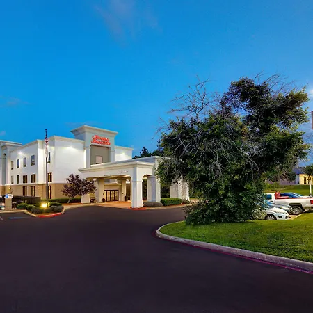 Hampton Inn & Suites Nacogdoches-2
