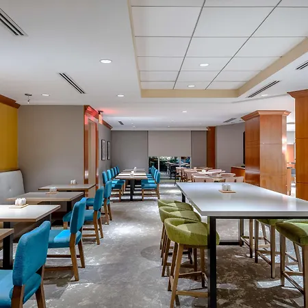 Hilton Garden Inn Tysons Corner-3