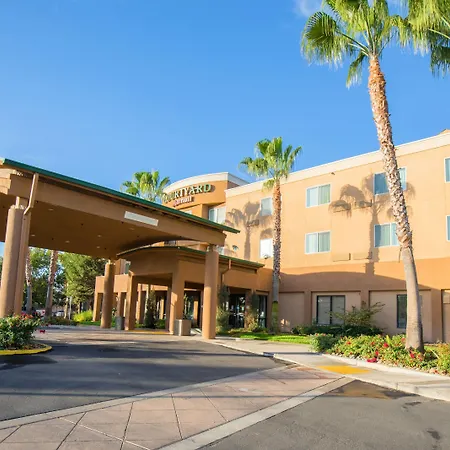 Courtyard By Marriott Merced-3