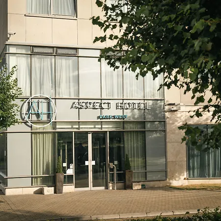 Aspect Hotel Park West-2