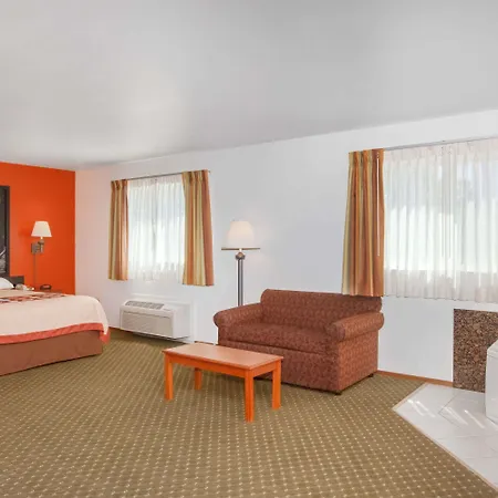Super 8 By Wyndham Cloverdale Wine Country-3