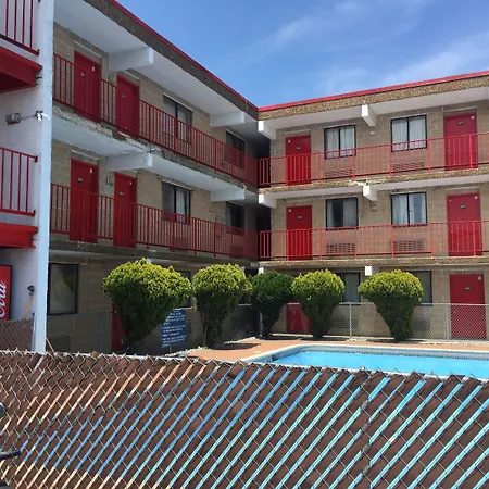 Cloud 9 Inn - Beach Hotel-3