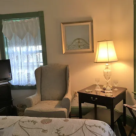 Parsonage Inn Bed And Breakfast-3