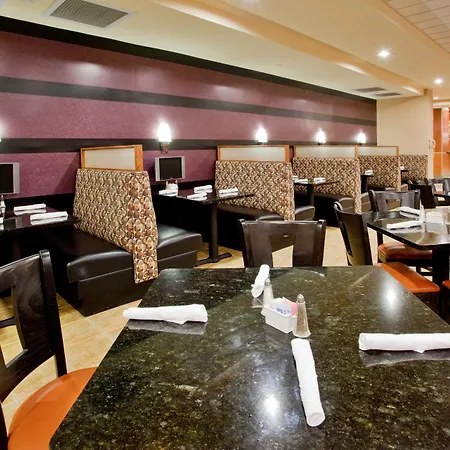 Holiday Inn Hotel & Suites Gateway By Ihg-3