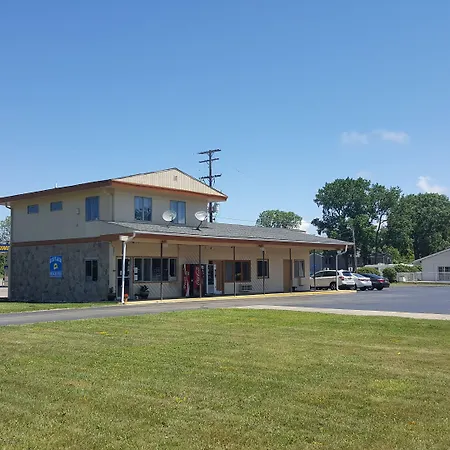 Great Lakes Inn & Suites-3