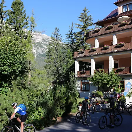 Boutique Hotel Villa Blu Cortina D'Ampezzo-2