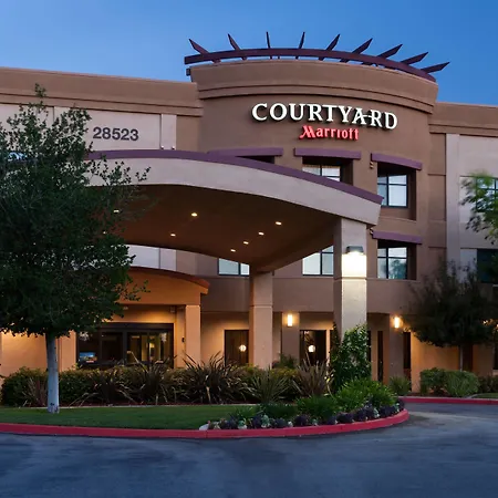 Courtyard By Marriott Santa Clarita Valencia-3