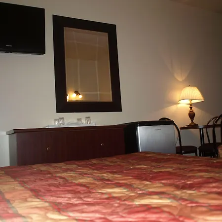 Econo Lodge-2
