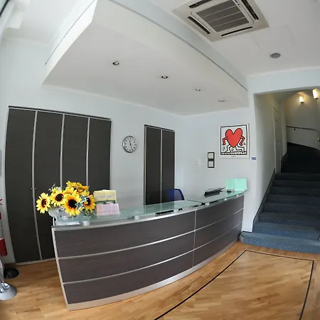 Hotel Ferrari-2