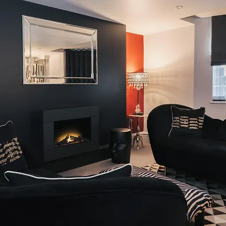 Square Townhouse-3