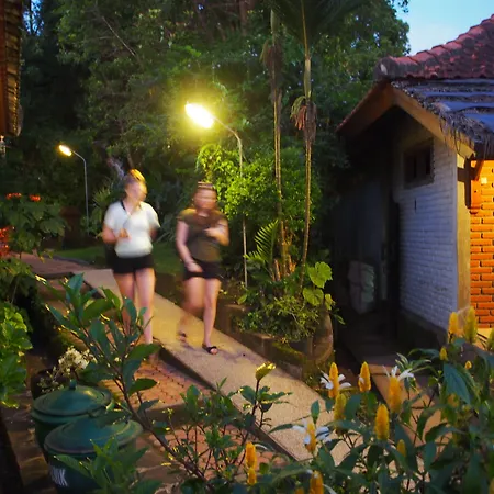 Puri Lumbung Cottages Restaurant & Spa Munduk-2