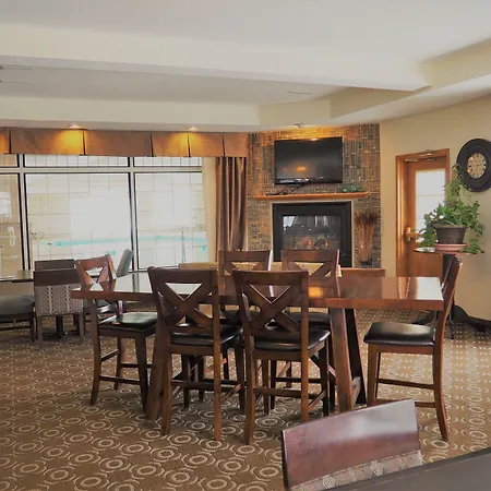 Days Inn By Wyndham Petoskey-3