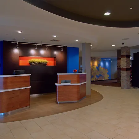 Courtyard By Marriott Madison West / Middleton-2