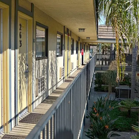 Key Inn And Suites-2