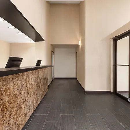 Days Inn By Wyndham Fallsview-2