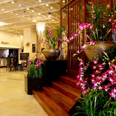 Grand Oriental Hotel-2