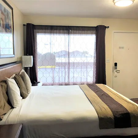 Blue Coast Inn & Suites-2