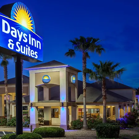 Days Inn & Suites By Wyndham Huntsville-2